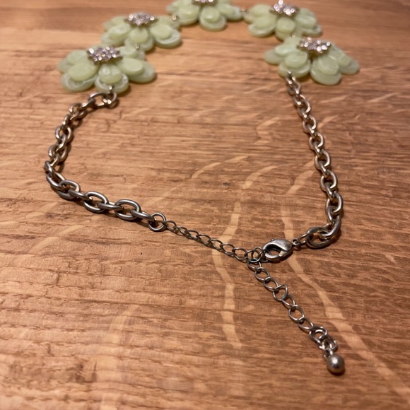 Necklace Fashion Jewelry Green Flower Pattern Accessory - Picture 5 of 6